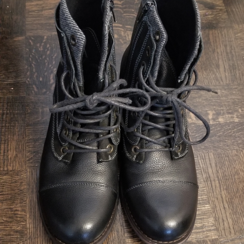 Combat style boots